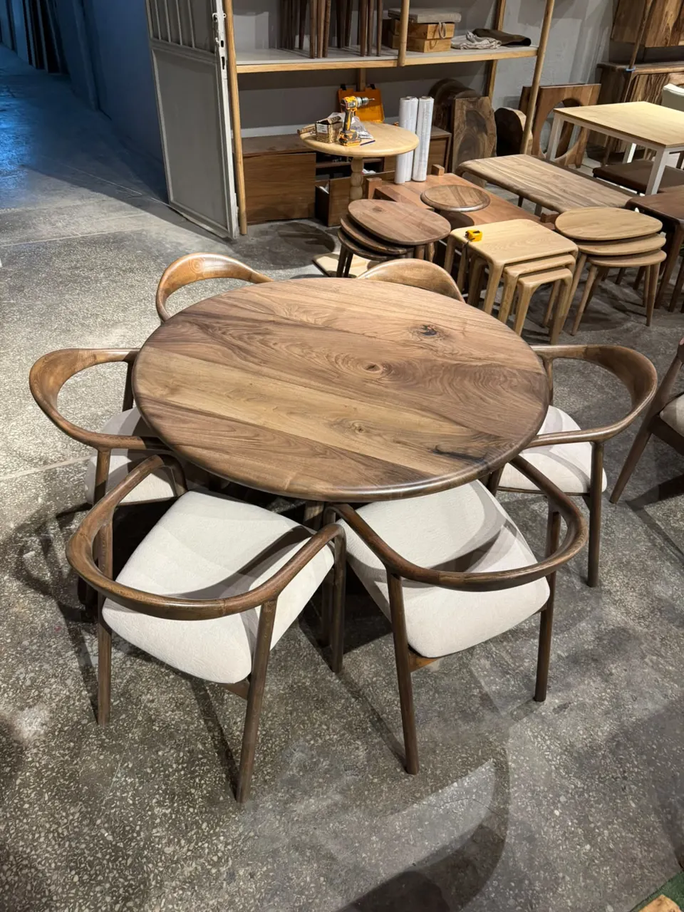 Yuvarlak Kütük Masalar – fotoğraf 1 – RedWooden