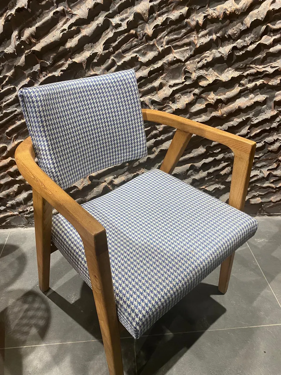 Döşemeli Kollu – Ahşap Sandalye Modelleri – RedWooden